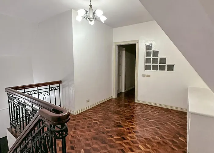 6-bedroom Duplex With Pool Near Naia